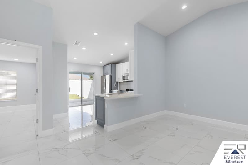 Palm Coast House: 10 Llovera Pl