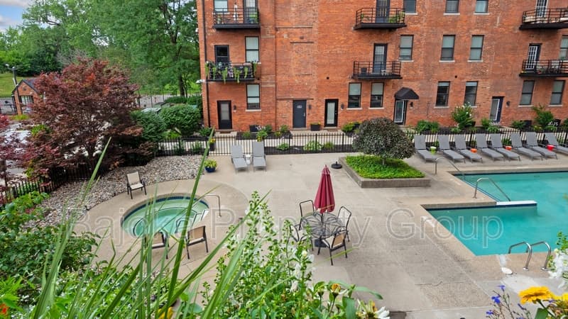 Detroit Condo: 6533 East Jefferson Avenue - 224