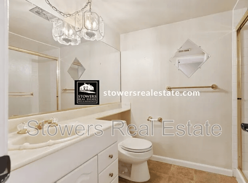 Livermore House: 5461 Arlene Way