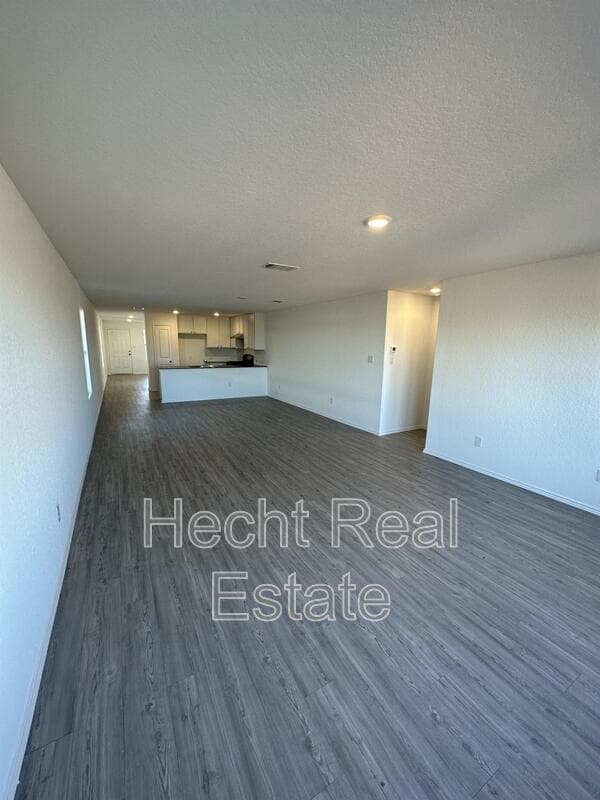 Seguin House: 5850 Coahuila