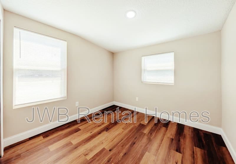 Jacksonville House: 4823 Waller St
