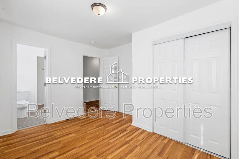 Greensboro House: 2220 Bradley St