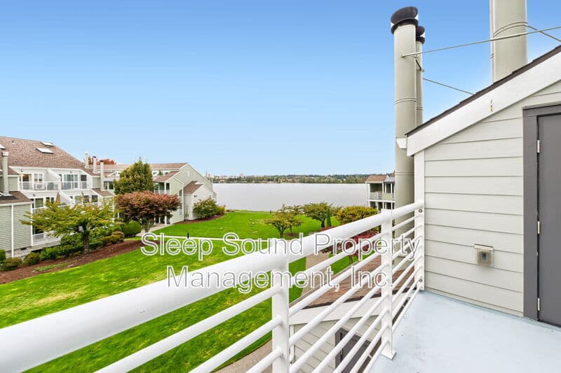 Portland Condo: 201 N Hayden Bay Dr