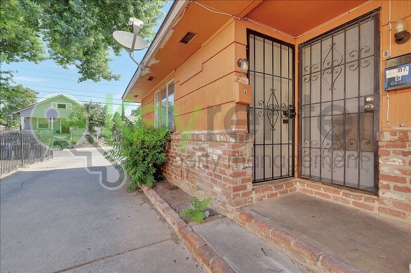 Sacramento House: 4806 Yosemite Avenue