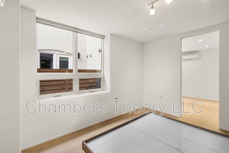 Washington Condo: 2422 17th St