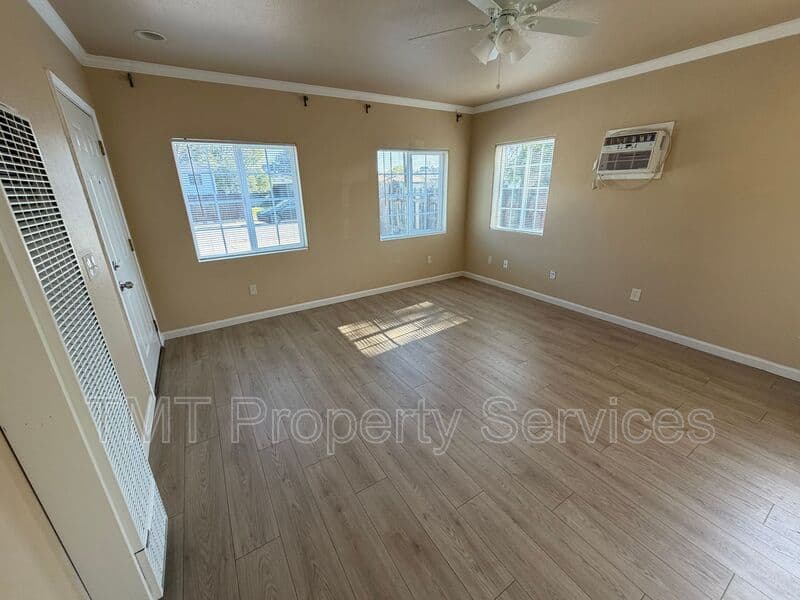 Sacramento House: 4200 35th St