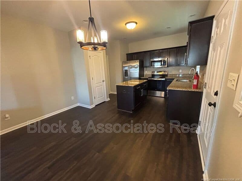 Raeford House: 438 Roanoke Dr