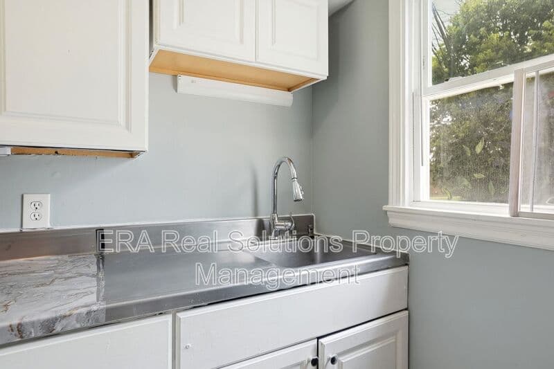 Columbus Condo: 2065 W Mound St