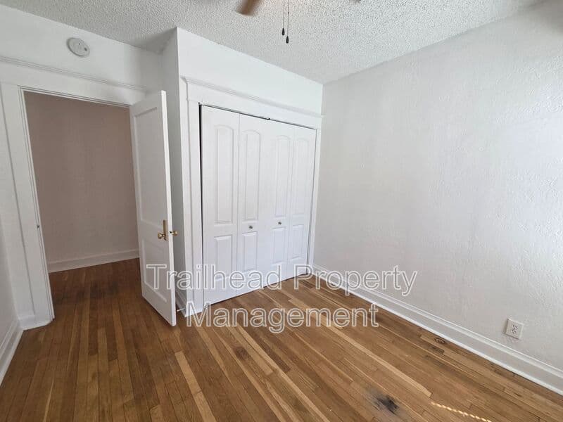 Kansas City House: 3433 Central St