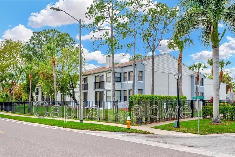 Clearwater Condo: 1900 Pelican Landing Blvd