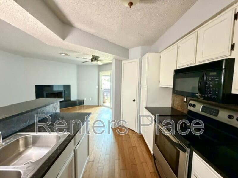 Tulsa House: 1207 South Quaker Avenue