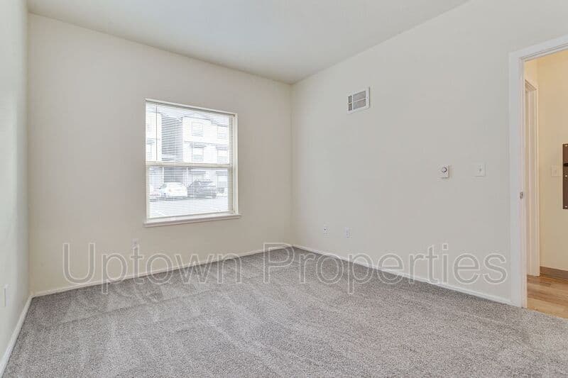 Fairview House: 2655 NE 205th Ave