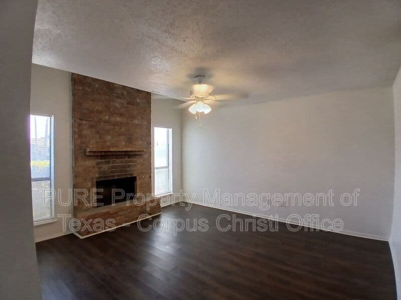 Corpus Christi Condo: 5001 Middlecoff Rd