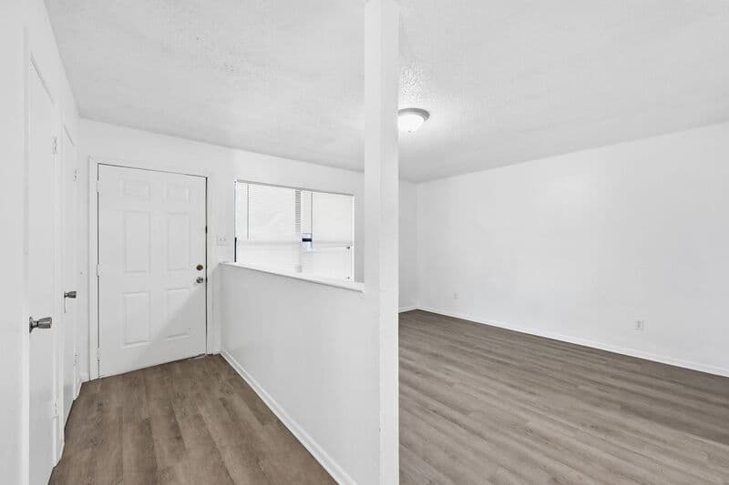 Kirbyville House: 1410 South Elizabeth Avenue