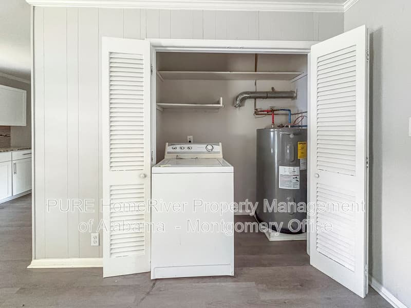 Montgomery House: 1701 Longmeadow Dr