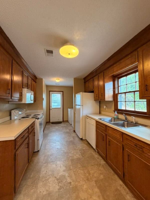 Irmo House: 101 Riverwalk Way