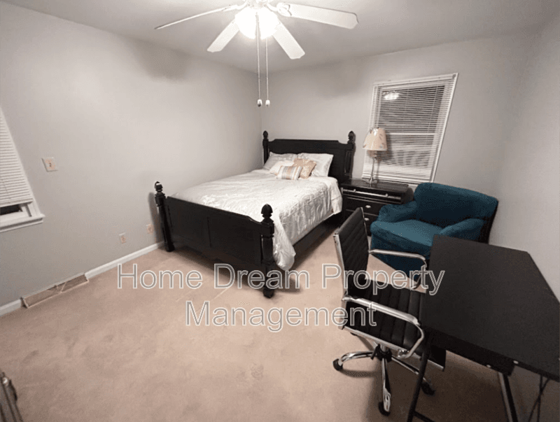 Fredericksburg House: 1401 Bragg Road A1