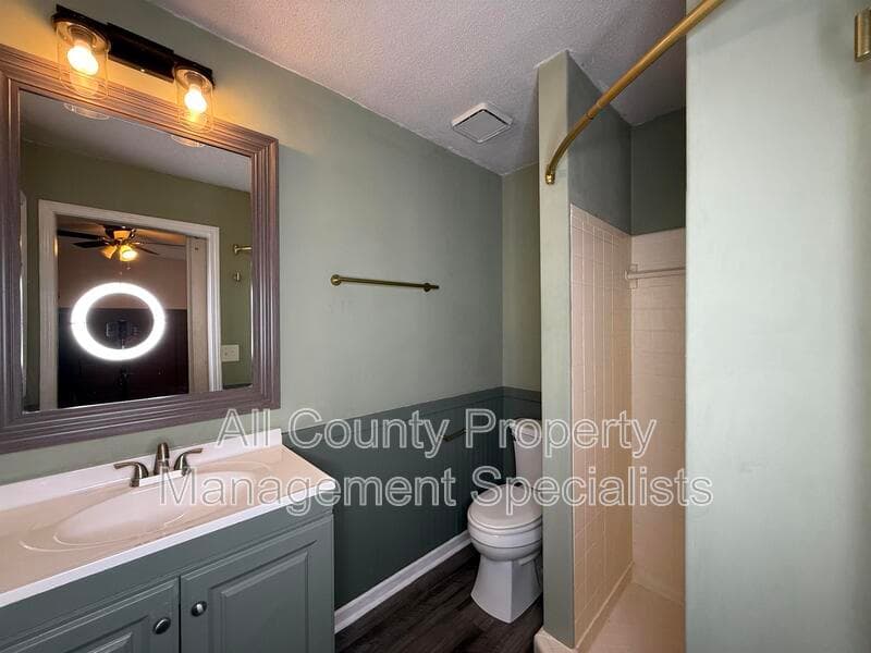 Lexington House: 145 Saddlebrooke Rd