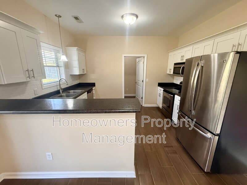 Spring Lake House: 418 New Castle Lane