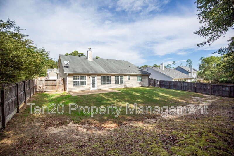 Phenix City House: 6 Woodmere Ct