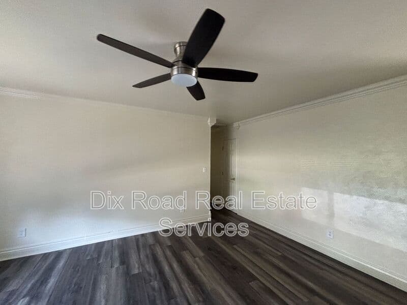 Englewood House: 530 Unger Avenue