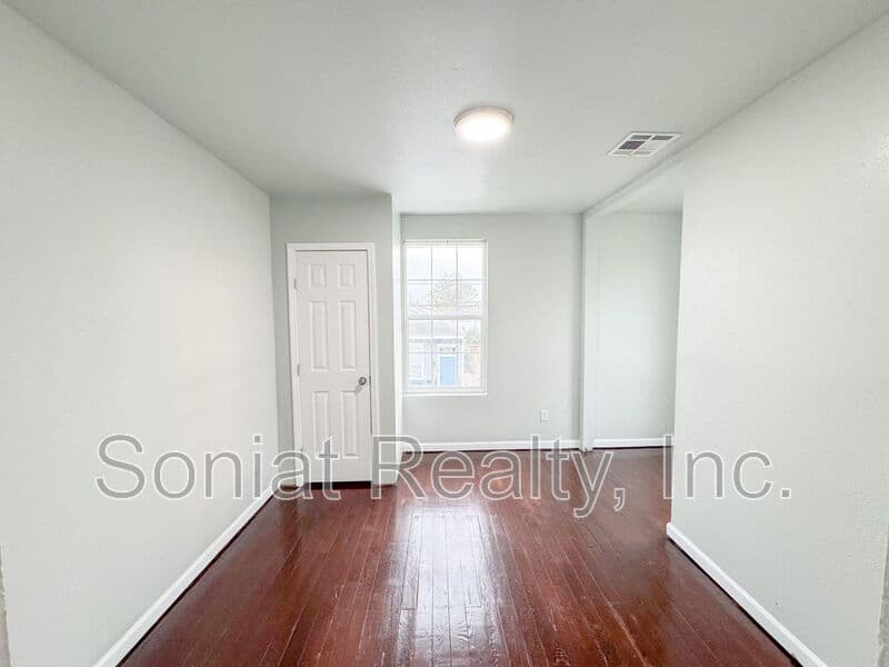 New Orleans House: 3433 LaSalle St.