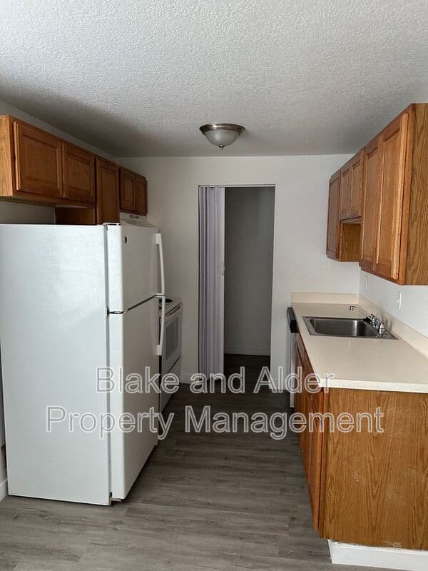 Portland House: 3881 NE 152nd Ave