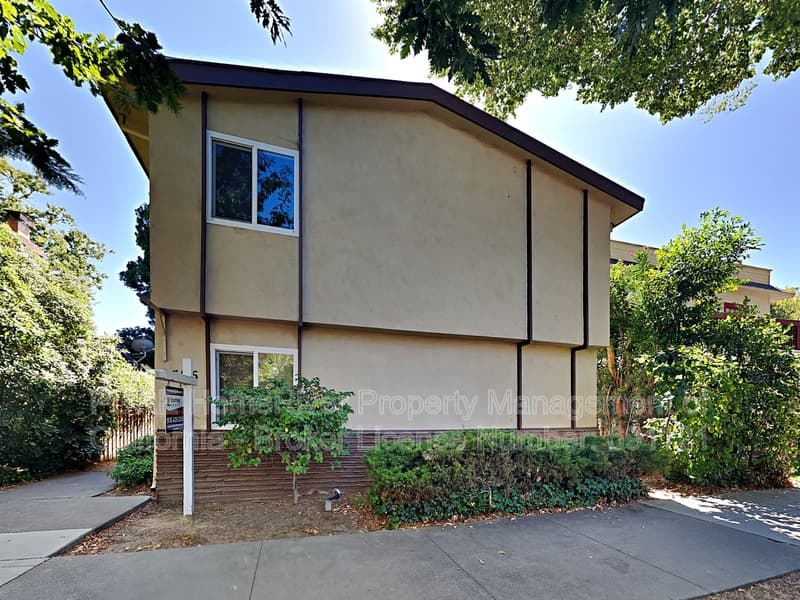 Sacramento Condo: 2526 G St