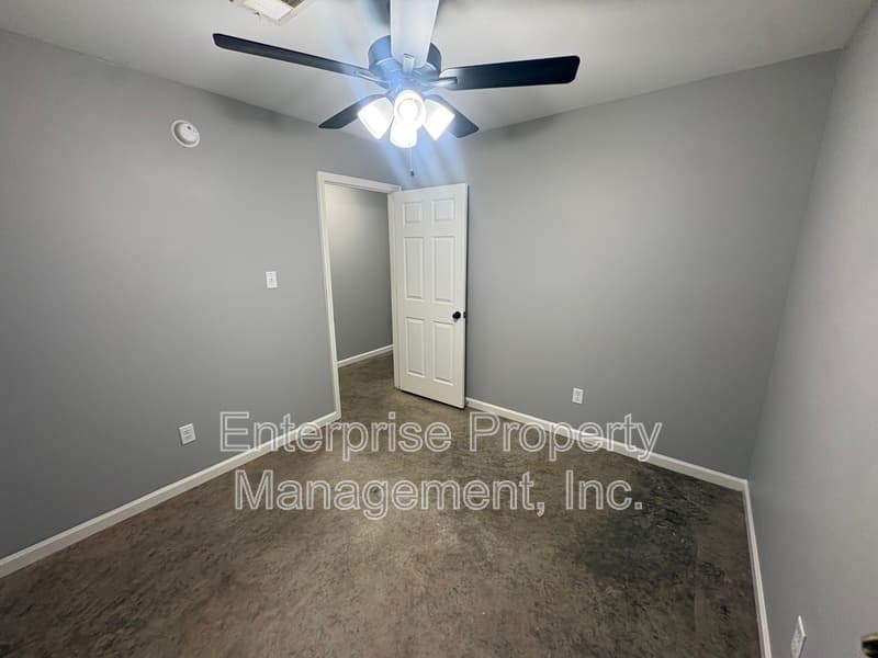 Memphis House: 3292 Denver St