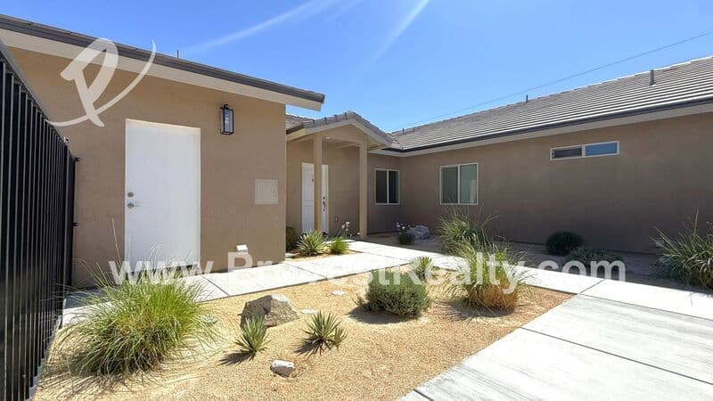 Apple Valley House: 20125 Zuni Rd