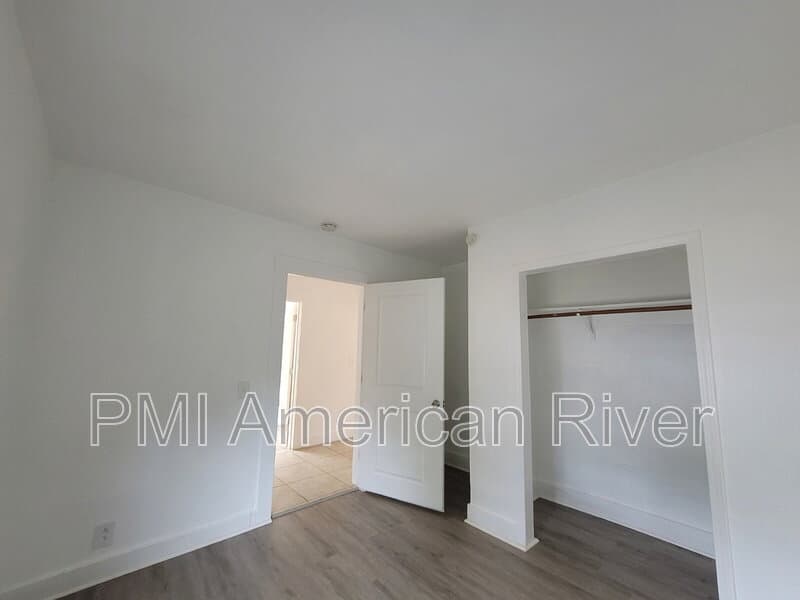 Sacramento House: 3116 40th St