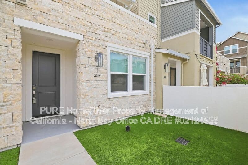 Santa Rosa Condo: 259 Gambrel Circle
