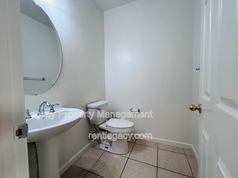 Fairfield House: 5085 Lockie Ln