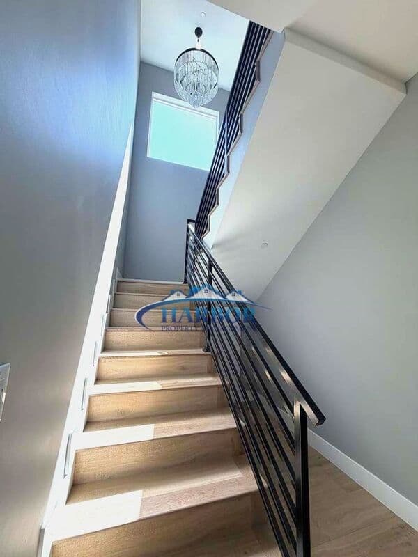 Torrance House: 2126 W 238th Street