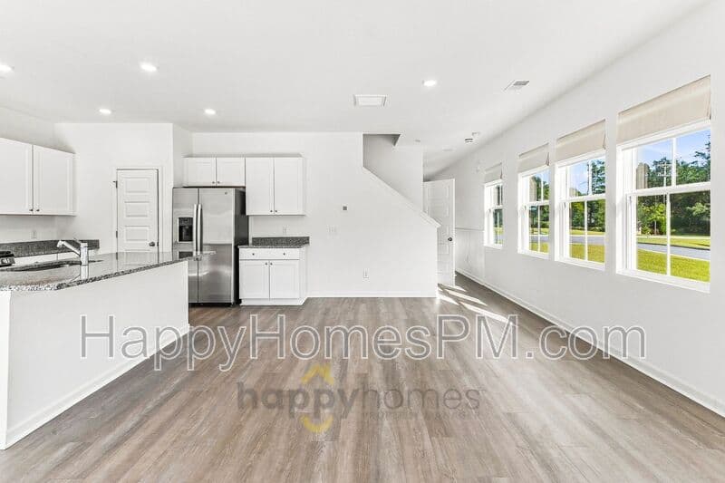 Summerville House: 103 Pine Gate Drive