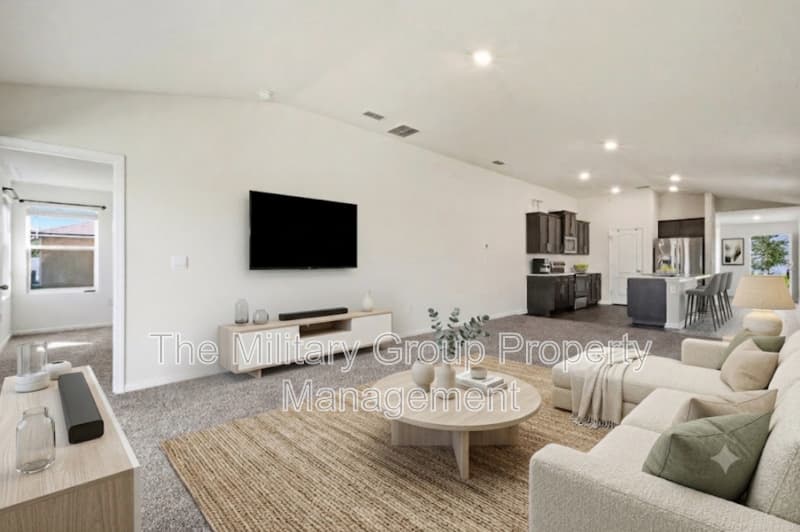 Jacksonville House: 15729 Equine Gait Dr