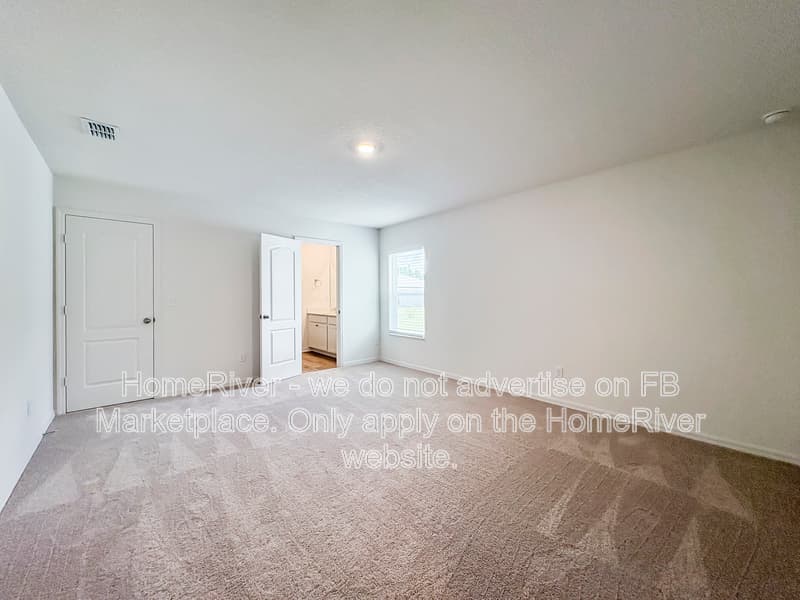 Jacksonville House: 6918 Myrtle Oak Rd