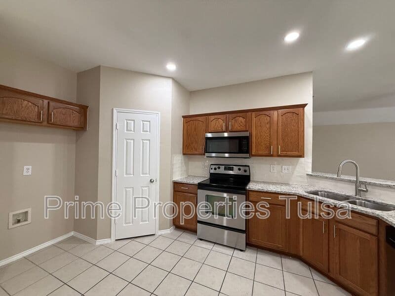 Rockwall House: 2110 Gleaner Drive