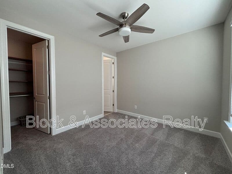 Wake Forest House: 2020 Edens Ridge