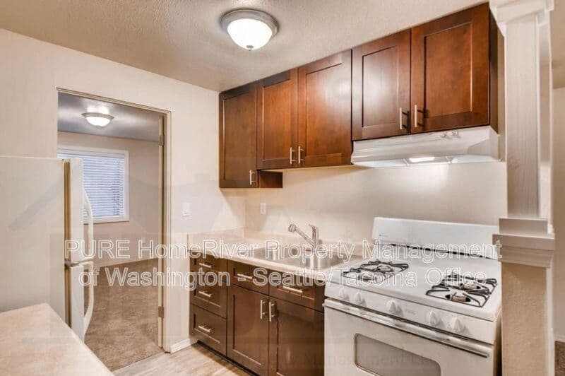 Lakewood Condo: 14510 Washington Ave SW