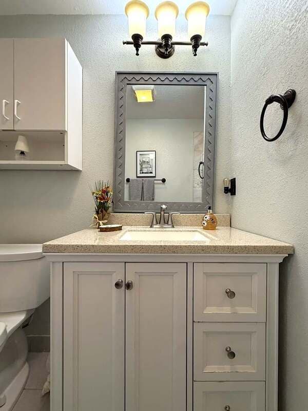 Temple Terrace Townhome: 8645 Lake Isle Drive - 1