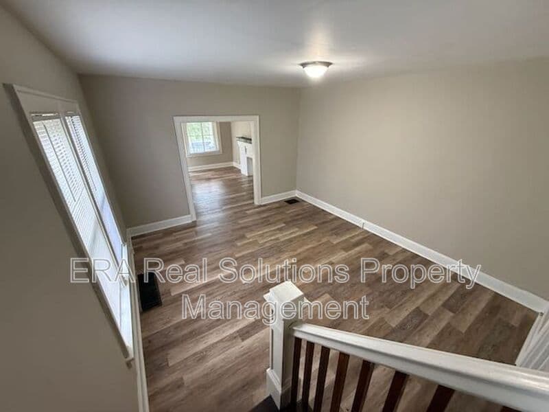Columbus Condo: 121 North Oakley Ave.