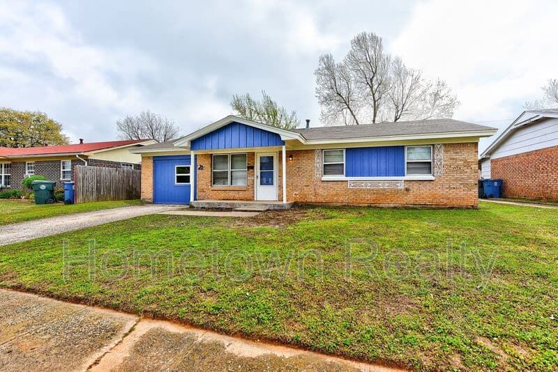 Midwest City House: 1308 McDonald Drive