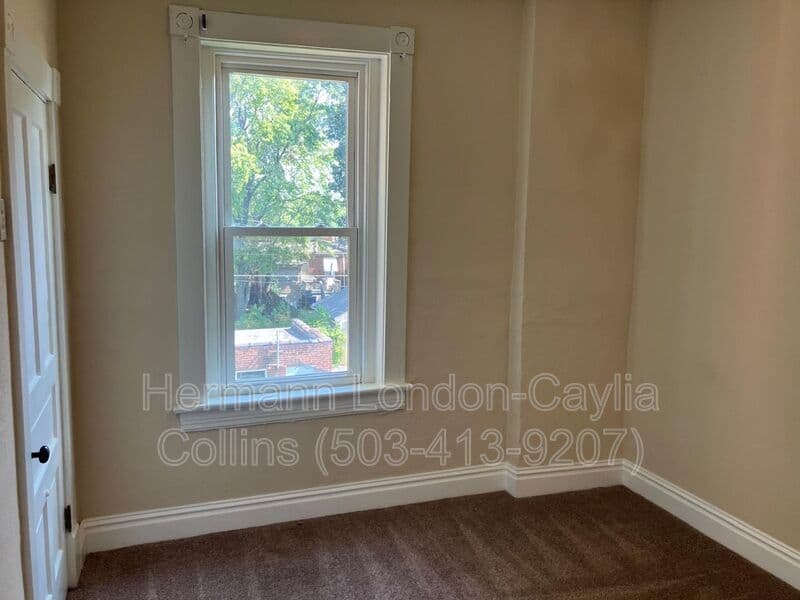Saint Louis House: 4506 S Grand Blvd