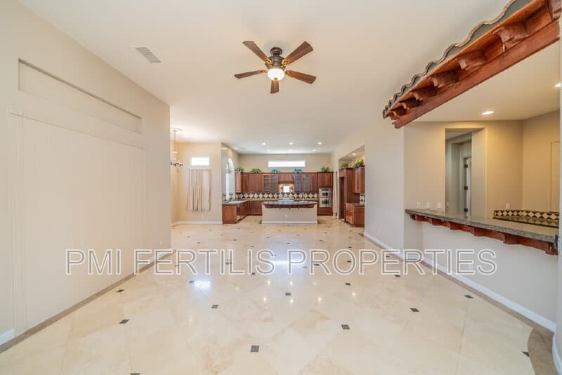 Riverside House: 17425 Cyrus Lane