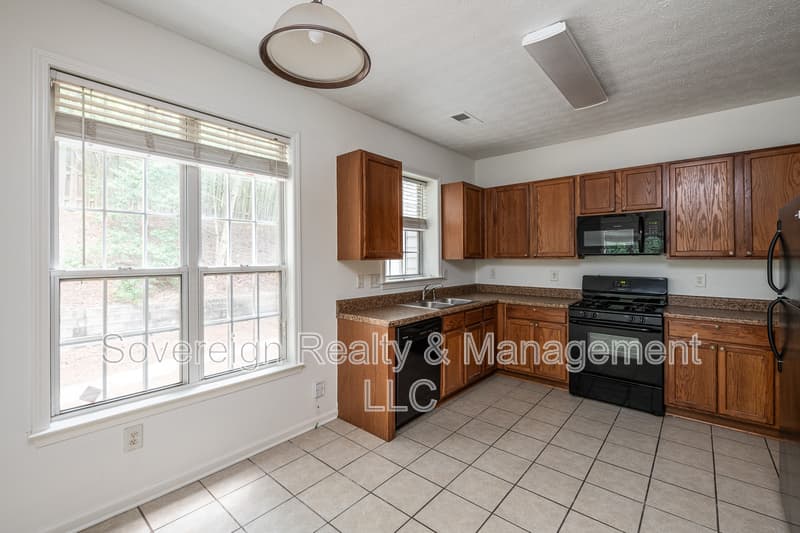 Atlanta Townhome: 1659 Jackson Sq NW