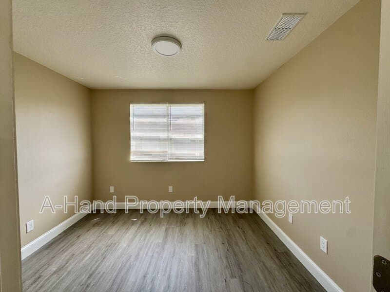 Davenport Condo: 522 Australian Way
