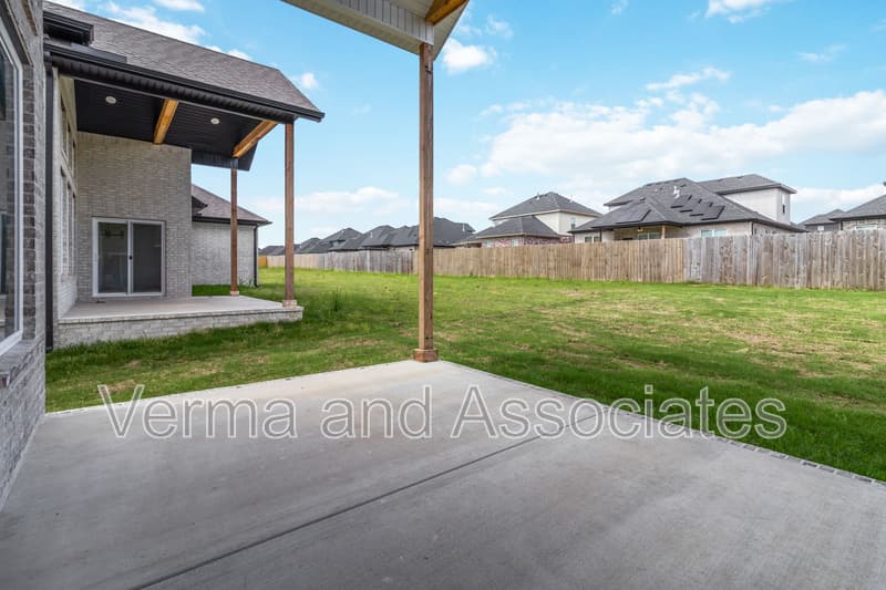 Centerton House: 1041 Whistler St