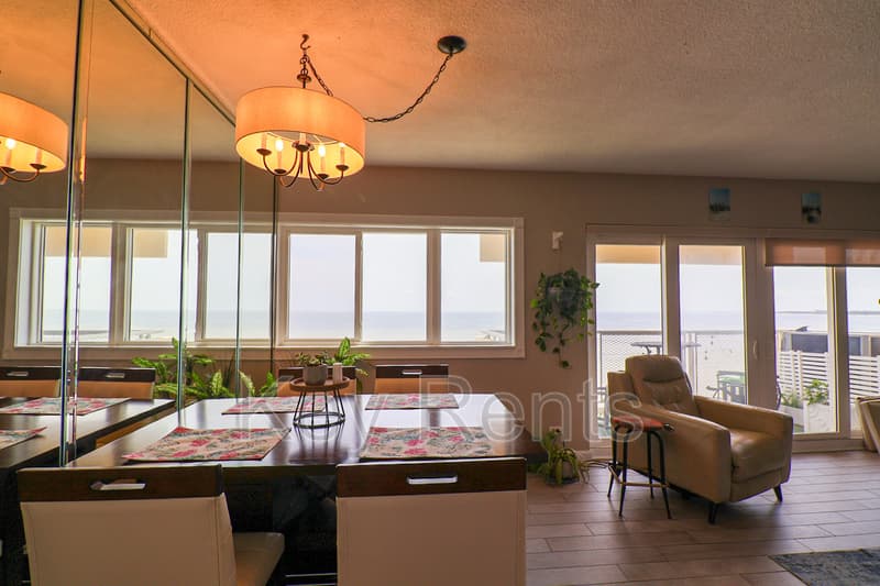Pensacola Condo: 825 Bayshore Dr.
