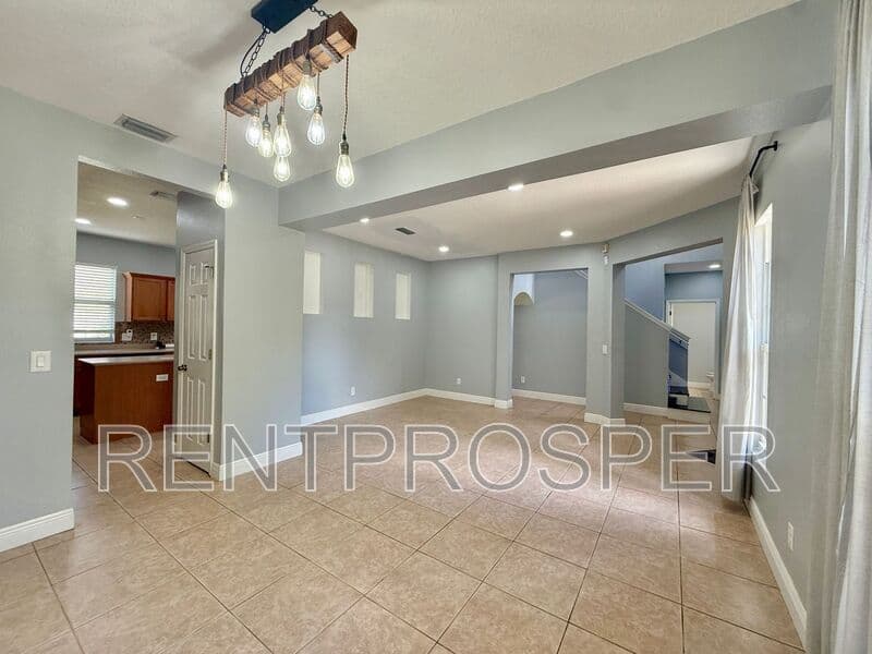 Melbourne House: 4205 Canby Dr